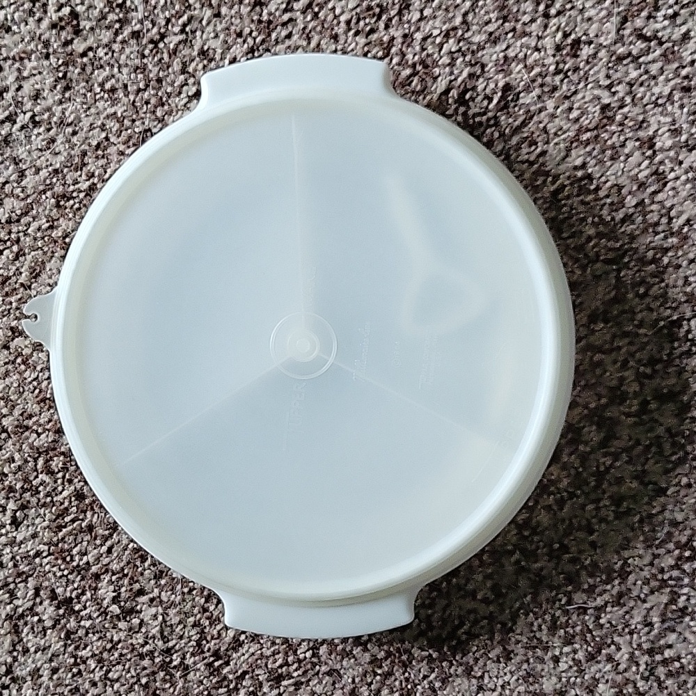 TUPPERWARE - Picture 3 of 7